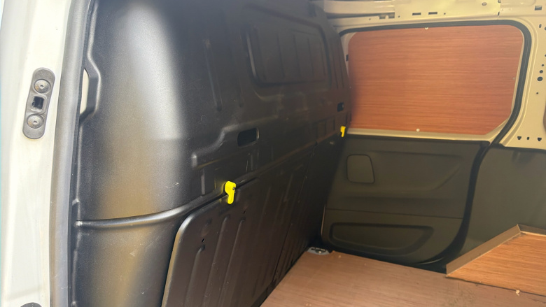 Peugeot Partner Long Diesel 950 1.5 BlueHDi 100 Professional Premium + Van